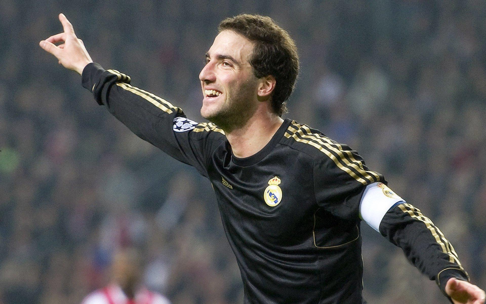 伊卡尔迪的未来，经纪人向米兰、罗马及科莫推荐，意甲锋线或迎变局